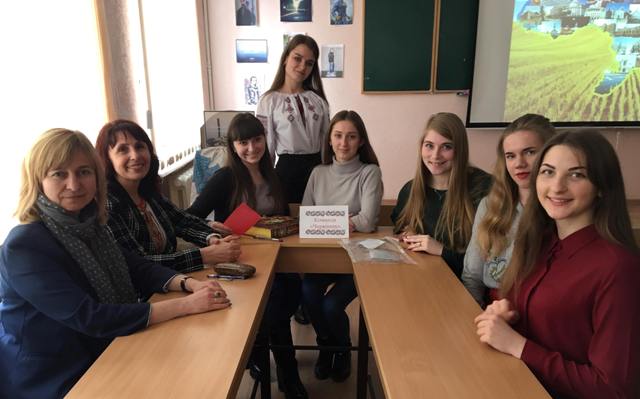 Перша команда учасників гри